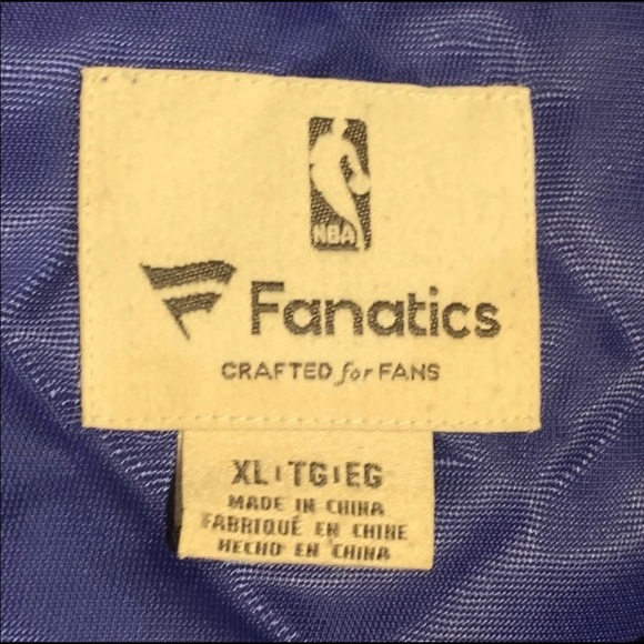 Detroit Pistons Bomber Jacket 🏀🚙 - Picture 7 of 7